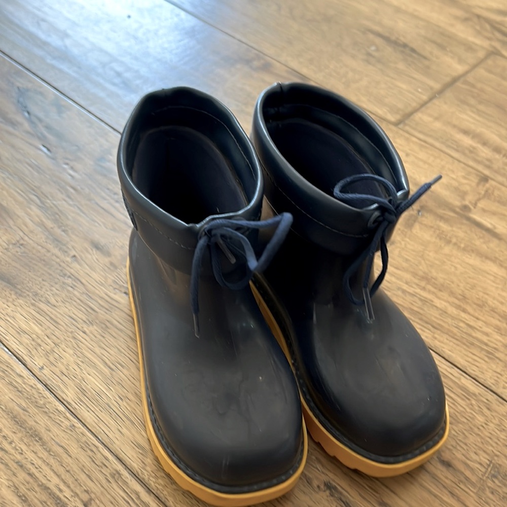 Mini Melissa water boots always in style